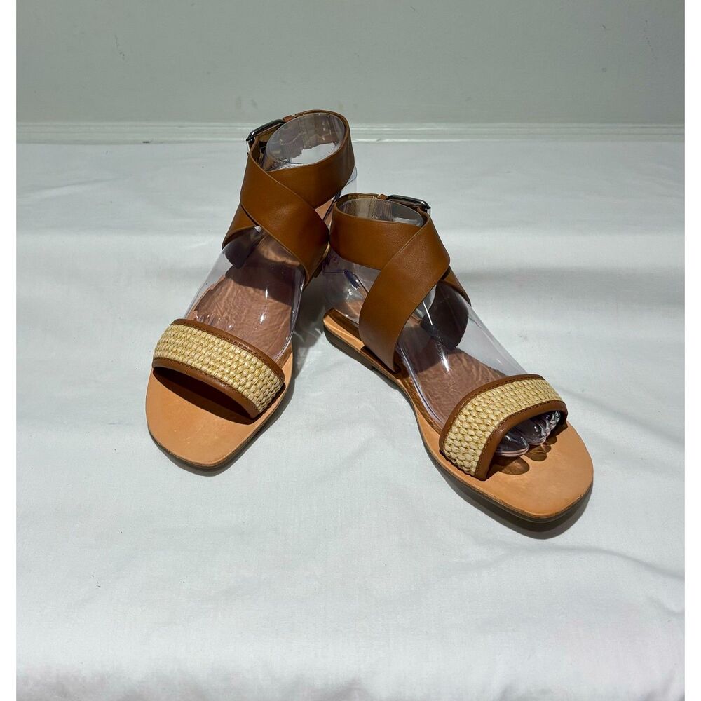 NEW Dolce Vita women's flat sandals  Size 6.5